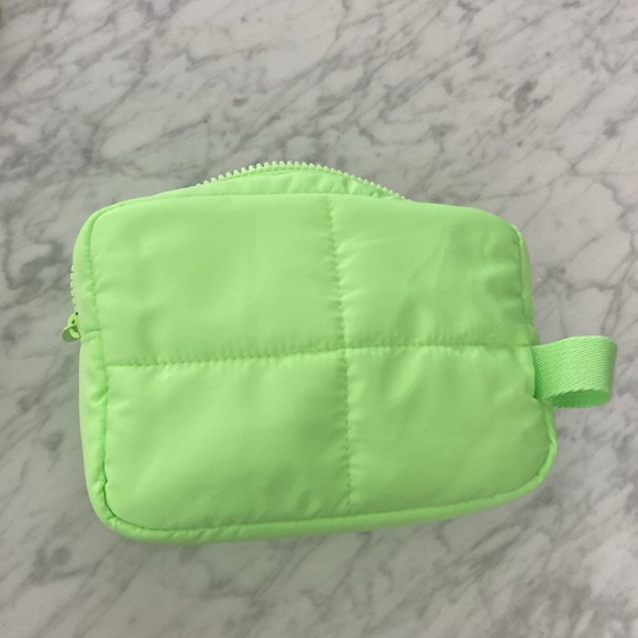 Beauty Sample Bundle with Cosmetic Bag - Picture 7 of 8